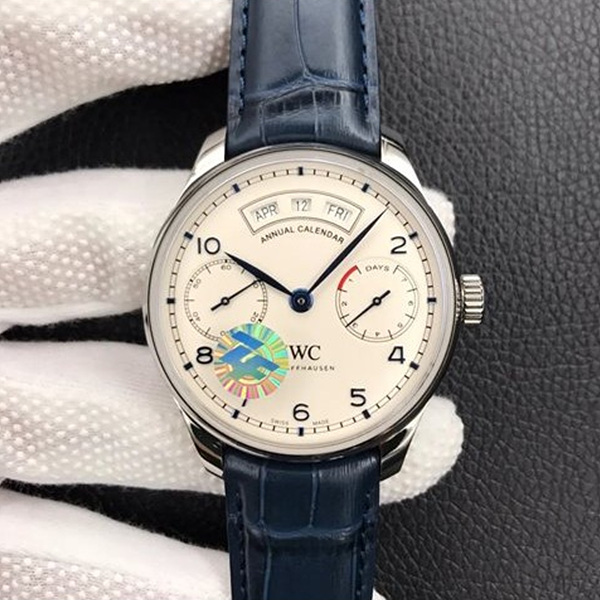 IWC 포르투기저 애뉴얼 캘린더 44mm